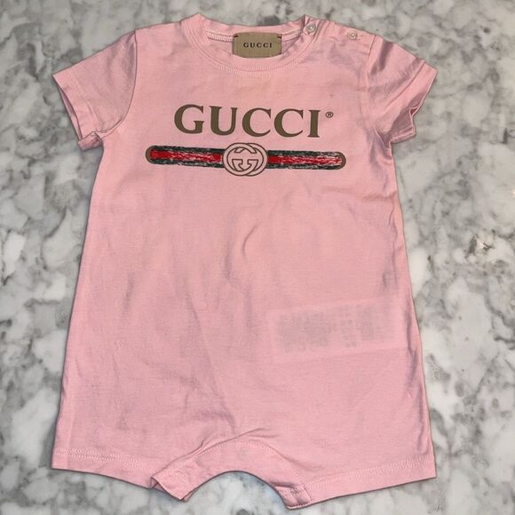 GUCCI PINK LOGO 3 PIECE BABYSUIT GIFT SET 3/6M - Picture 7 of 15